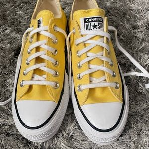 Brand New Platform Yellow Converse Chucks size 6 Womens = 4.5 big kids